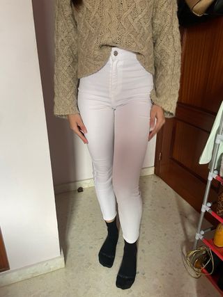 Vaqueros blancos ajustados