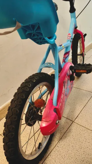 Bicicleta infantil Btwin con extras