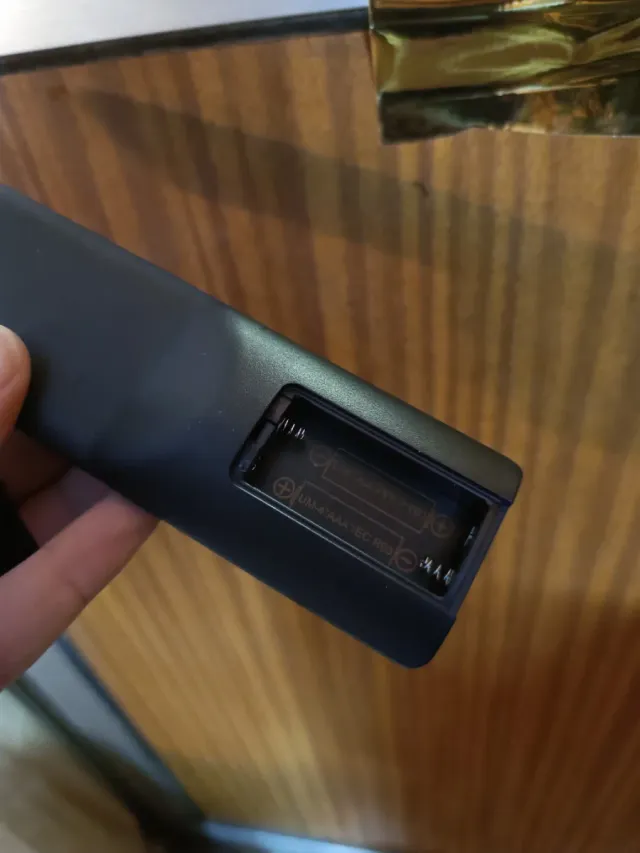 Mando Nevir TV original negro remote control