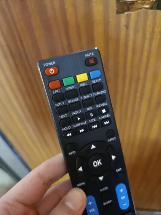 Mando Nevir TV original negro remote control