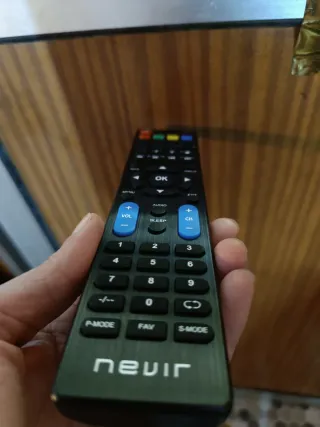 Mando Nevir TV original negro remote control