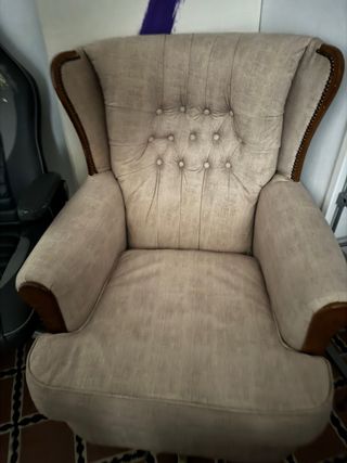 Dos butacas Chester vintage tela y madera