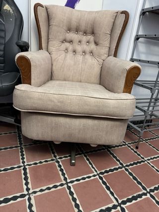 Dos butacas Chester vintage tela y madera