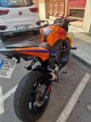 Kawasaki Z750 Naranja y Negra