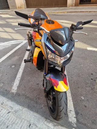 Kawasaki Z750 Naranja y Negra