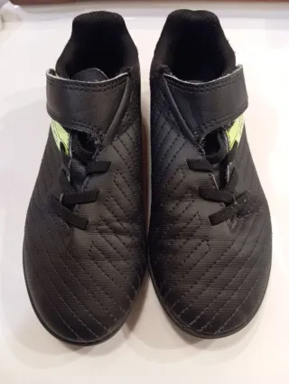 Scarpe da calcio nere e verdi taglia 30