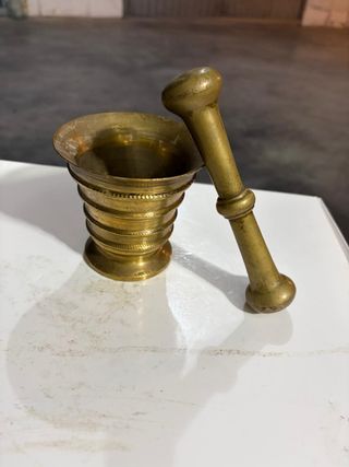 Mortaio e pestello in ottone
