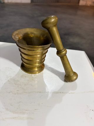 Mortaio e pestello in ottone