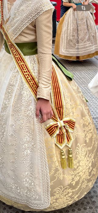 Falda Fallera niña con Manteletas Beige y Oro.