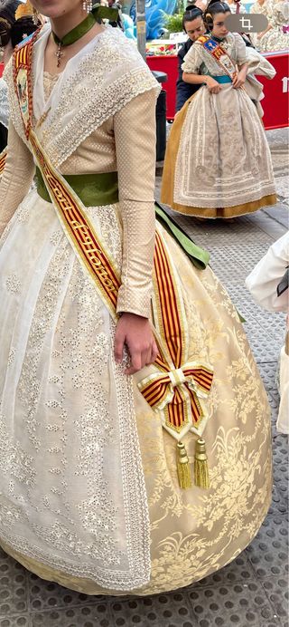 Falda Fallera niña con Manteletas Beige y Oro.