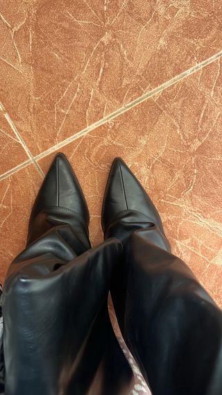 Botas de tacón altas negras pantalón
