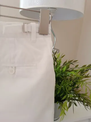 Pantalón blanco Mango