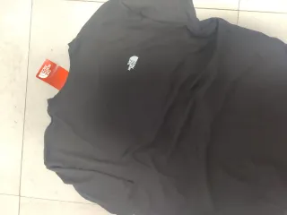 Camiseta The North Face Negra Hombre