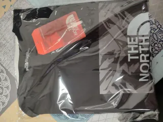Camiseta The North Face Negra Hombre