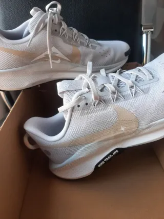 Nike React Pegasus Trail 5 Beige/Blanco