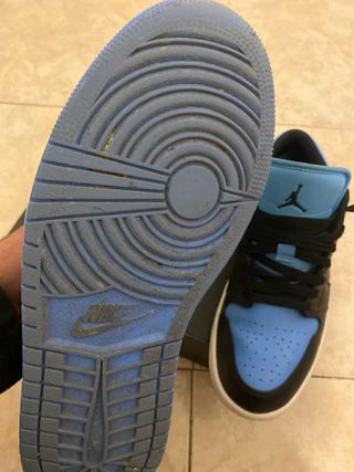 Jordan 1 Mid Black University Blue