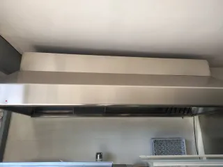 Instalación de Campanas Extractoras en Acero Inox