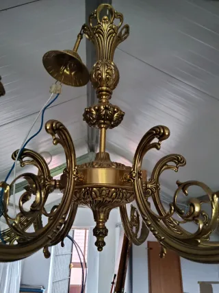 Lámpara de techo antigua 6 brazos dorada