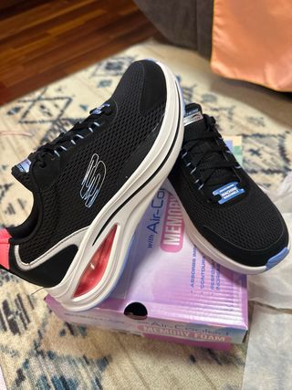 Zapatillas Skechers Negras y Rosas Talla 36