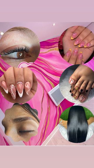 Uñas A DOMICILOO estilista A DOMICILIO