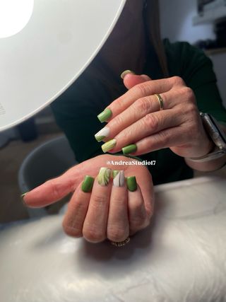 Uñas A DOMICILOO estilista A DOMICILIO