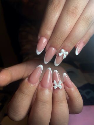 Uñas A DOMICILOO estilista A DOMICILIO