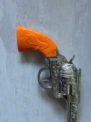 Pistola de Juguete Plateada con Mango Naranja