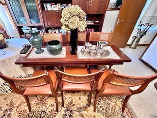 Mesa de madera vintage y 6 sillas