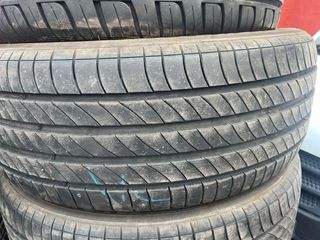 Neumáticos de coche 20€ la unidad se vende al mayo