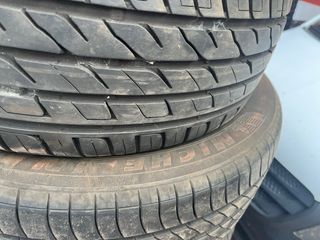 Neumáticos de coche 20€ la unidad se vende al mayo