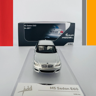BMW M5 E60 Sedán 1:64