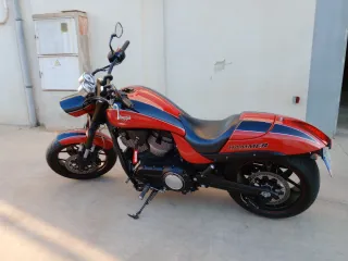 Victory Hammer S 2016 Negra/Roja