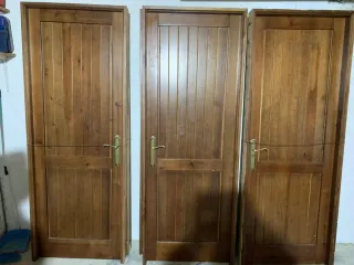 Lote de puertas de madera maciza rustica