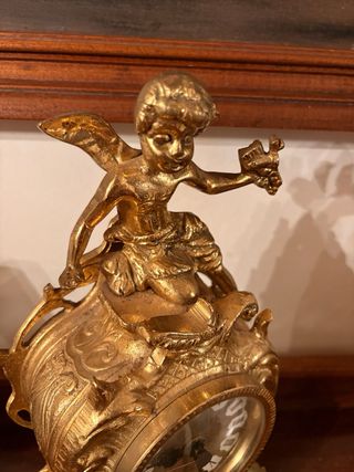 Reloj de sobremesa antiguo de bronce