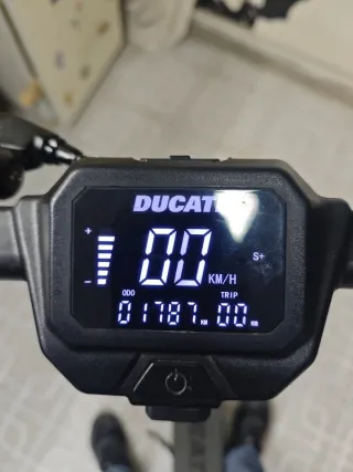 Patinete Eléctrico Ducati Pro II Evo Negro/Gris