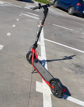Patinete Eléctrico Rojo ninebot.