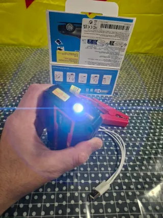 Arrancador Portátil Coche Jump Starter R23