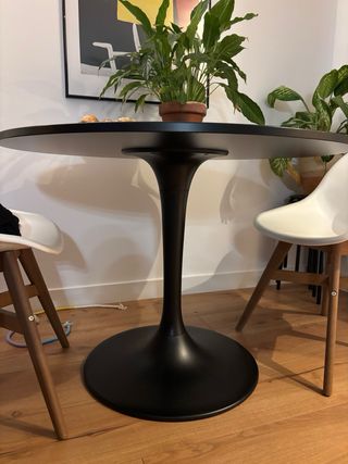 Mesa redonda Ikea Docksta negra