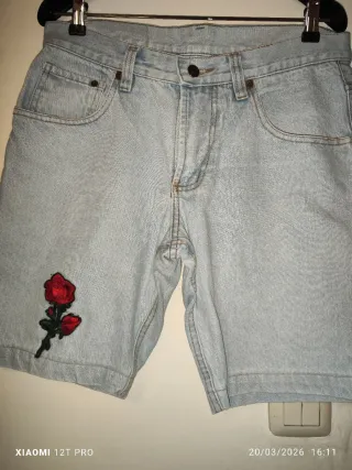 Vaqueros mujer con rosas bordadas