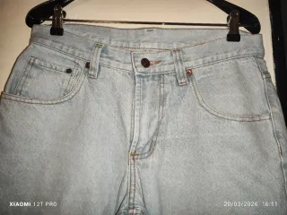 Vaqueros mujer con rosas bordadas