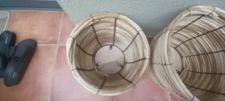 Lote 3 Maceteros Cestas Mimbre con Patas Madera