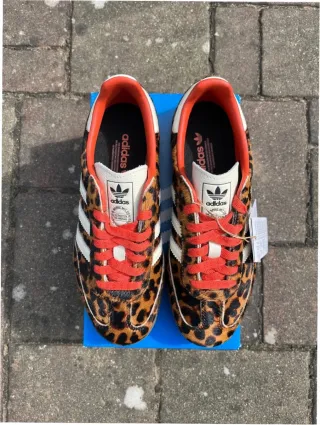 Adidas Samba OG Leopardo Rojo Talla 39