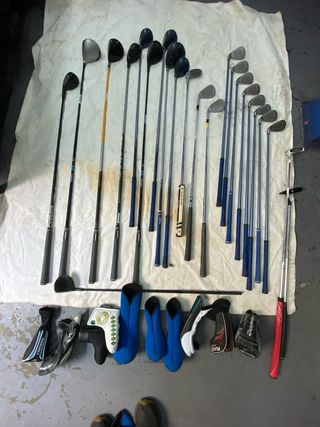 Estantería y 2 Bolsas de Golf