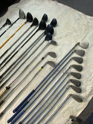 Estantería y 2 Bolsas de Golf