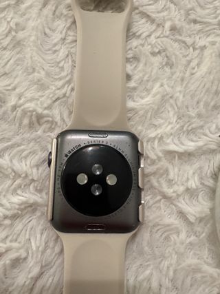 Apple Watch S3 42mm + Cargador