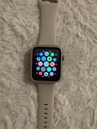 Apple Watch S3 42mm + Cargador