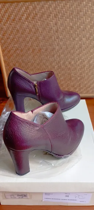 Zapatos / Botines Burdeos Talla 36 Tacón