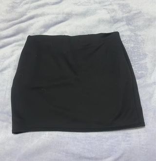 Minifalda negra drapeada