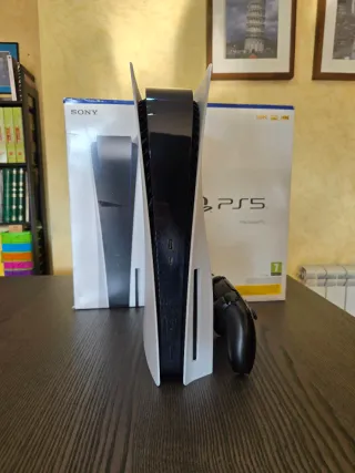 PS5 con lettore di dischi + controller