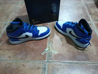 Air Jordan 1 Mid, "Game Royal"